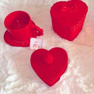Vibrant Red Glossy Heart and Cylinder Decor Accents & Heart Trinket Box -NWTS ❤️